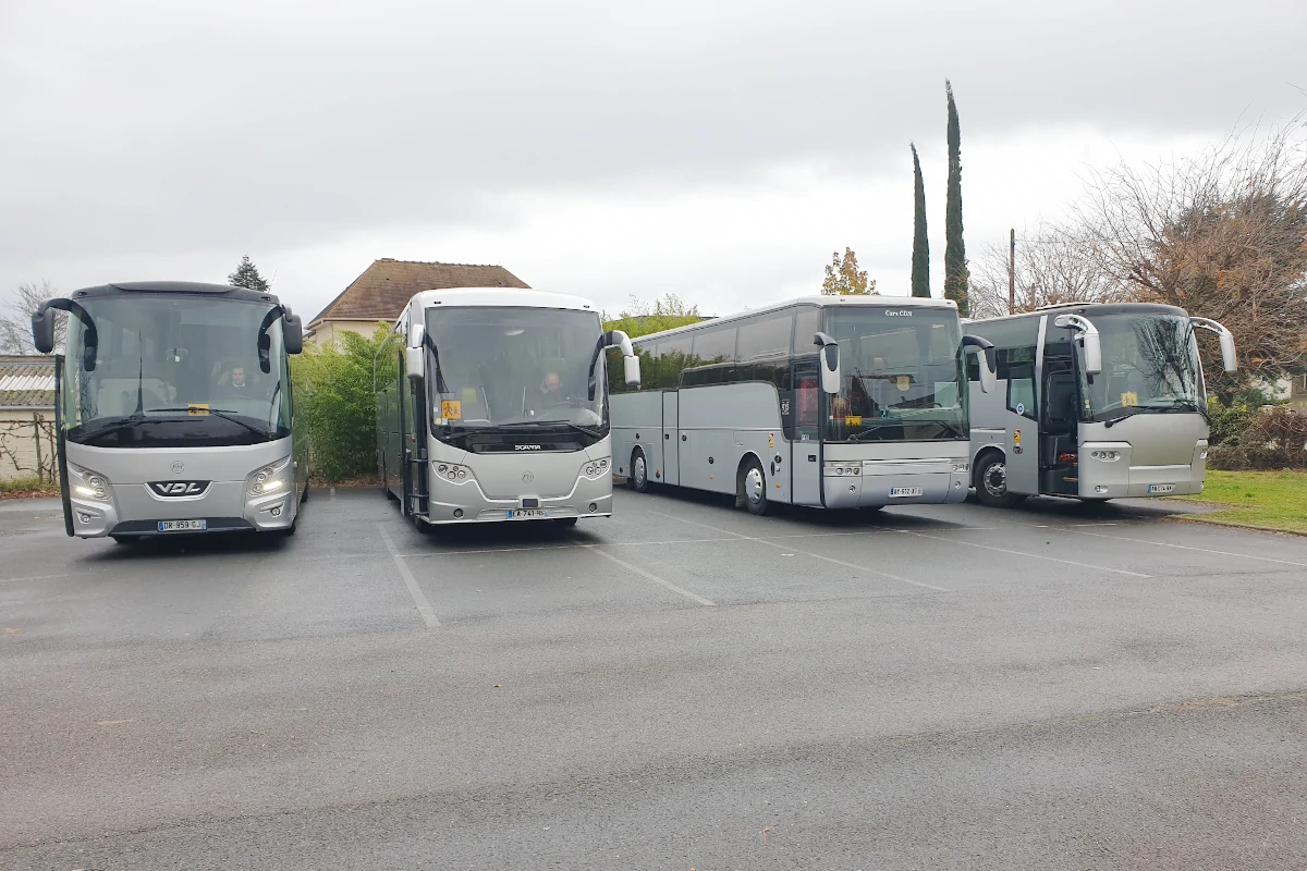 Mini van location Courbevoie